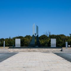 千年希望の丘（相野釜公園）の慰霊碑